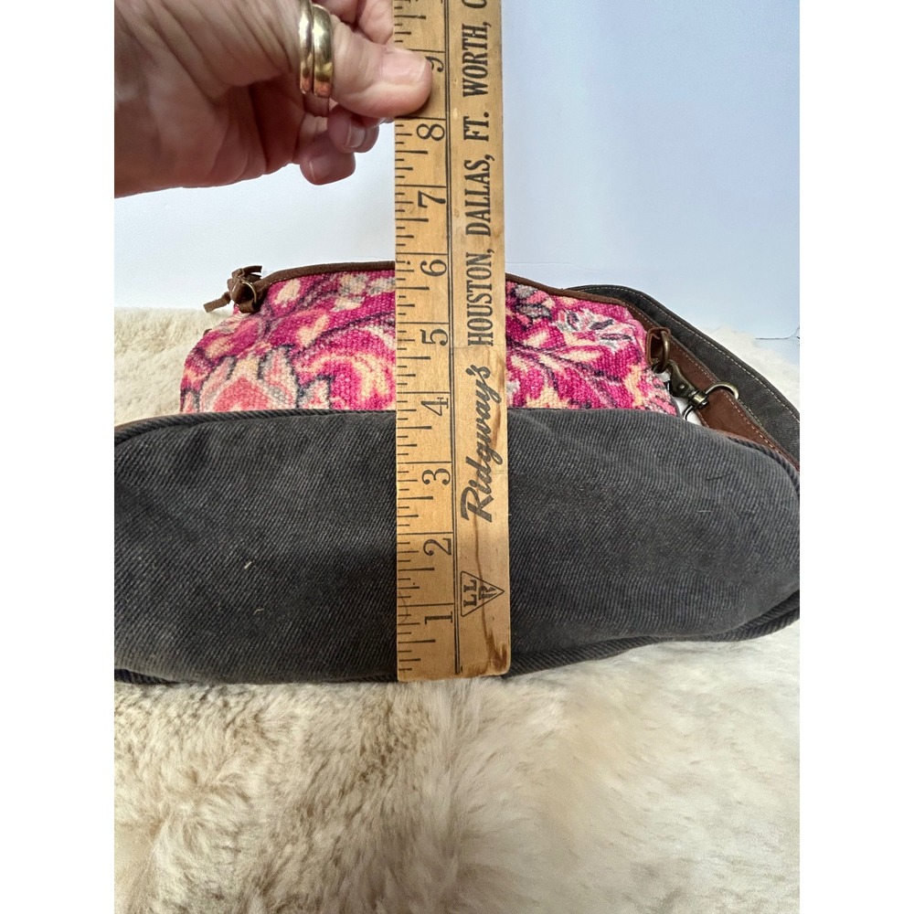 Myra Bag Floral Rug Tapestry Canvas Leather Crossbody Bag Pink Gray Boho S-1294 - Picture 9 of 11